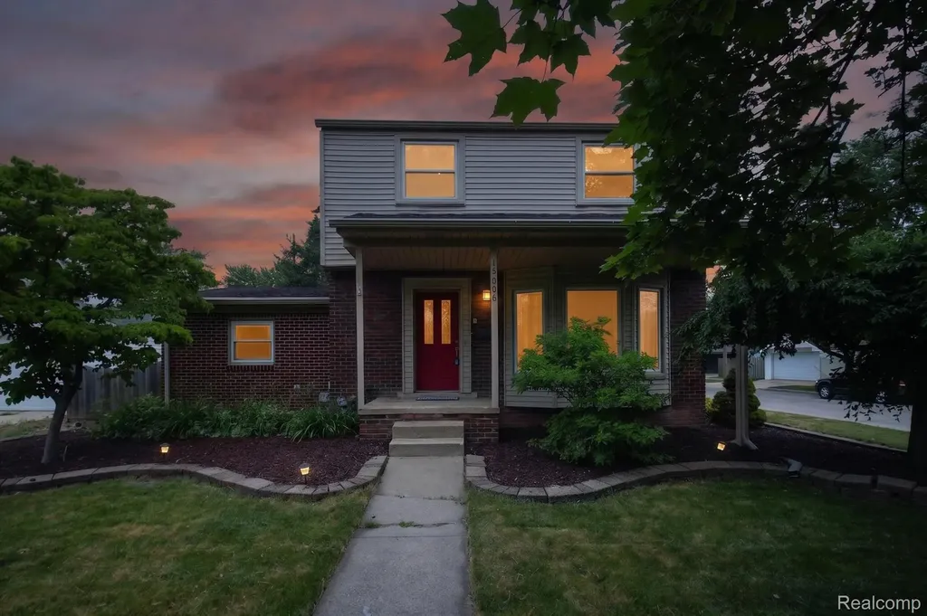 15006 Philomene Boulevard Allen Park City MI 48101