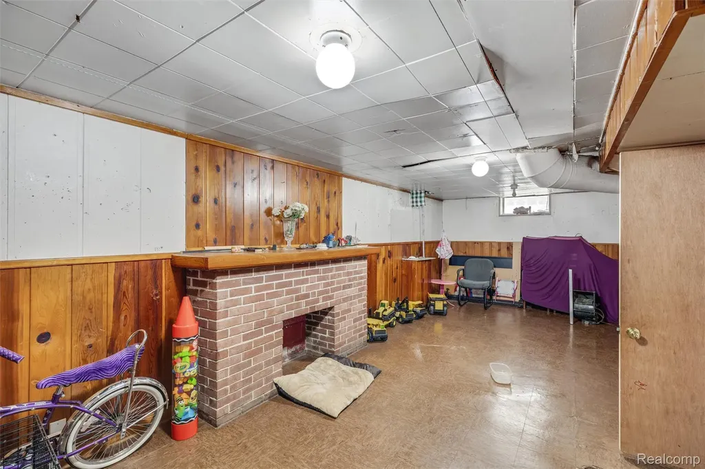 12830 Riad Street Detroit City MI 48224
