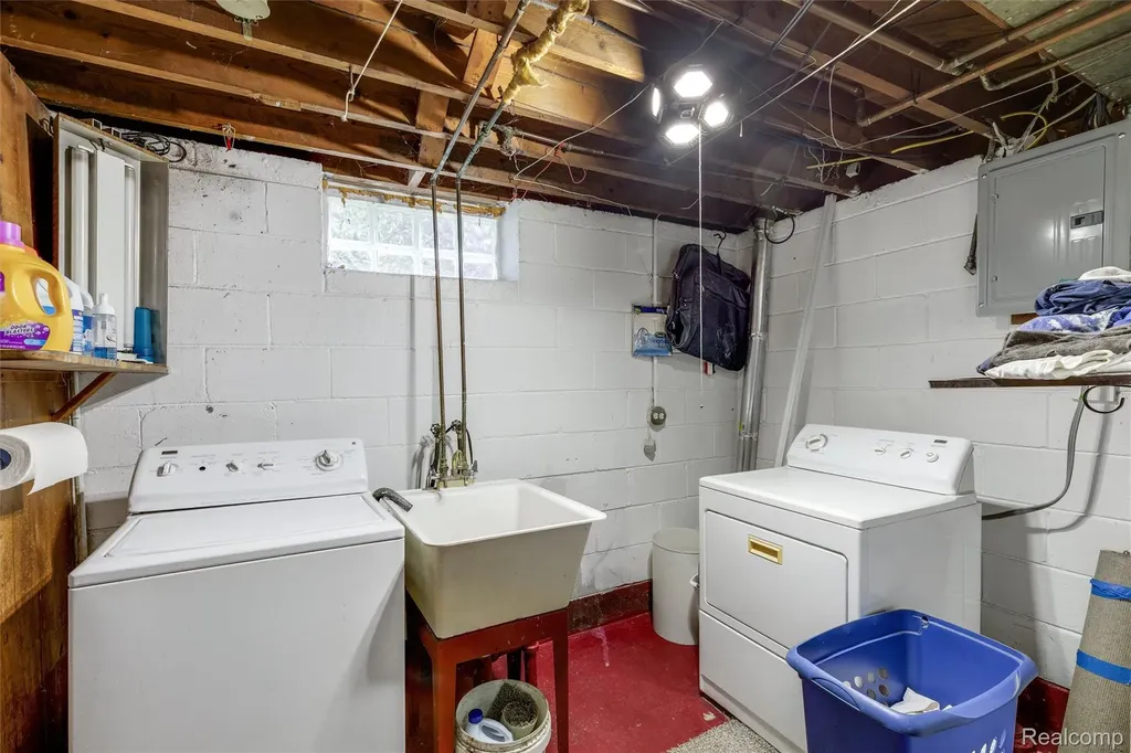 12830 Riad Street Detroit City MI 48224