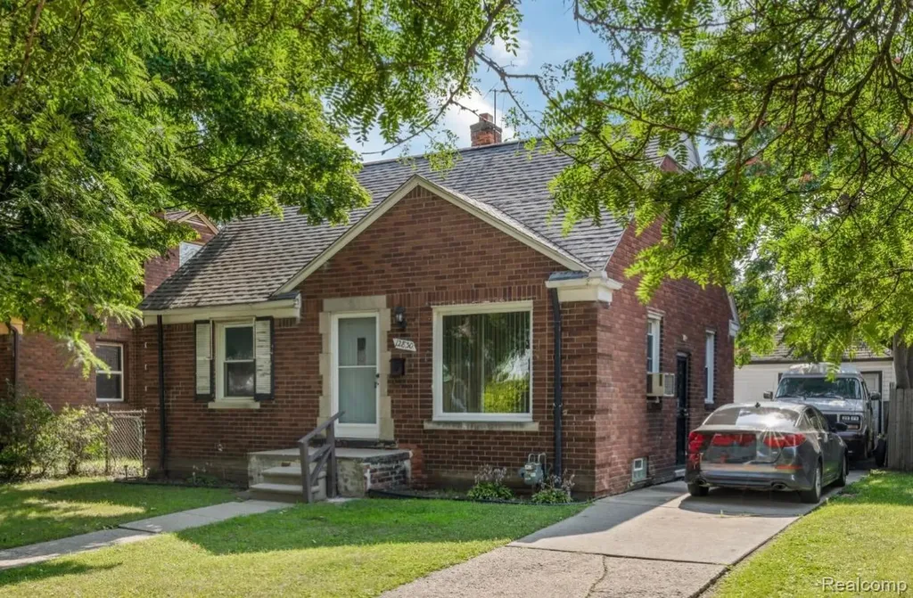 12830 Riad Street Detroit City MI 48224