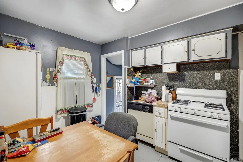 12830 Riad Street Detroit City MI 48224