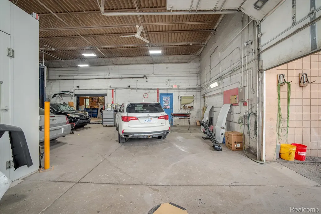 20785 Orchard Lake Road Farmington Hills City MI 48336