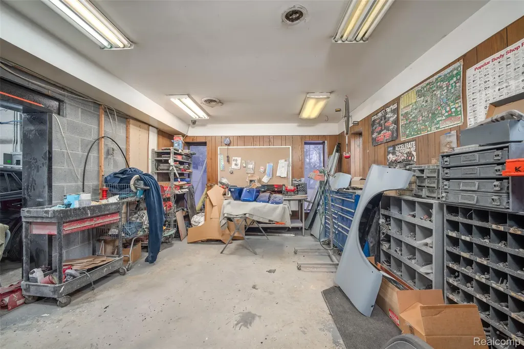20785 Orchard Lake Road Farmington Hills City MI 48336