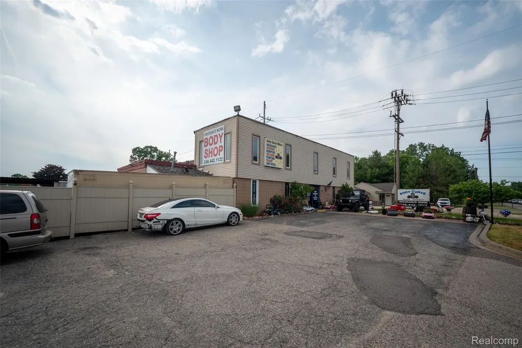 20785 Orchard Lake Road Farmington Hills City MI 48336