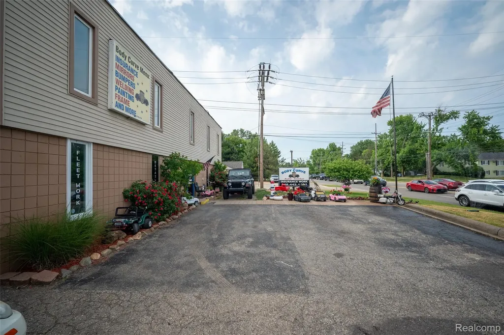 20785 Orchard Lake Road Farmington Hills City MI 48336
