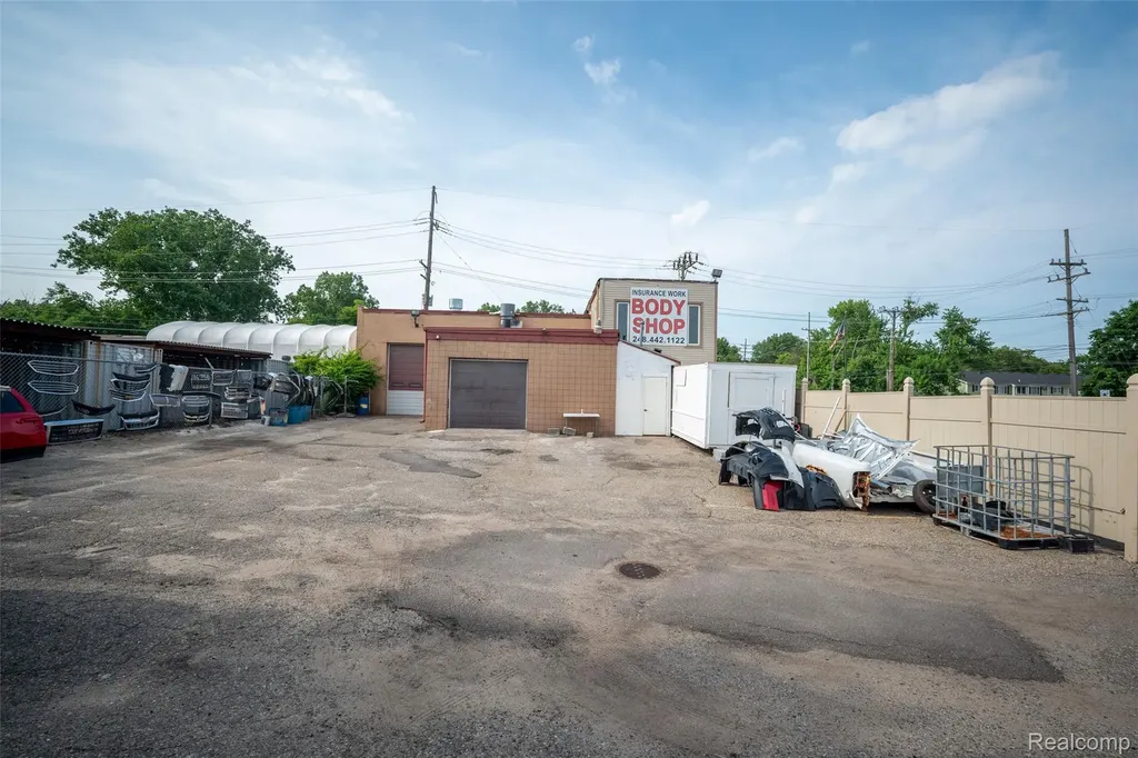 20785 Orchard Lake Road Farmington Hills City MI 48336