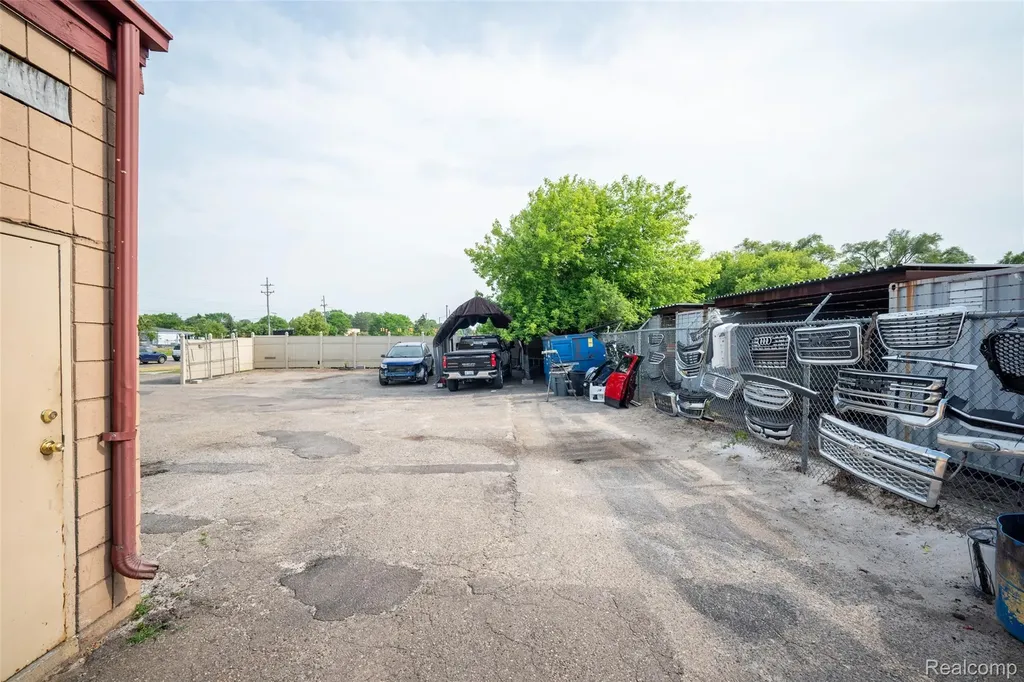 20785 Orchard Lake Road Farmington Hills City MI 48336