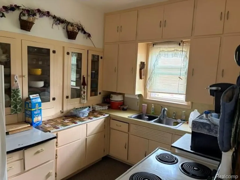 431 Lytle Avenue Harbor Beach City MI 48441