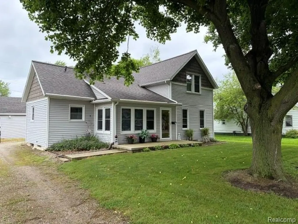 431 Lytle Avenue Harbor Beach City MI 48441