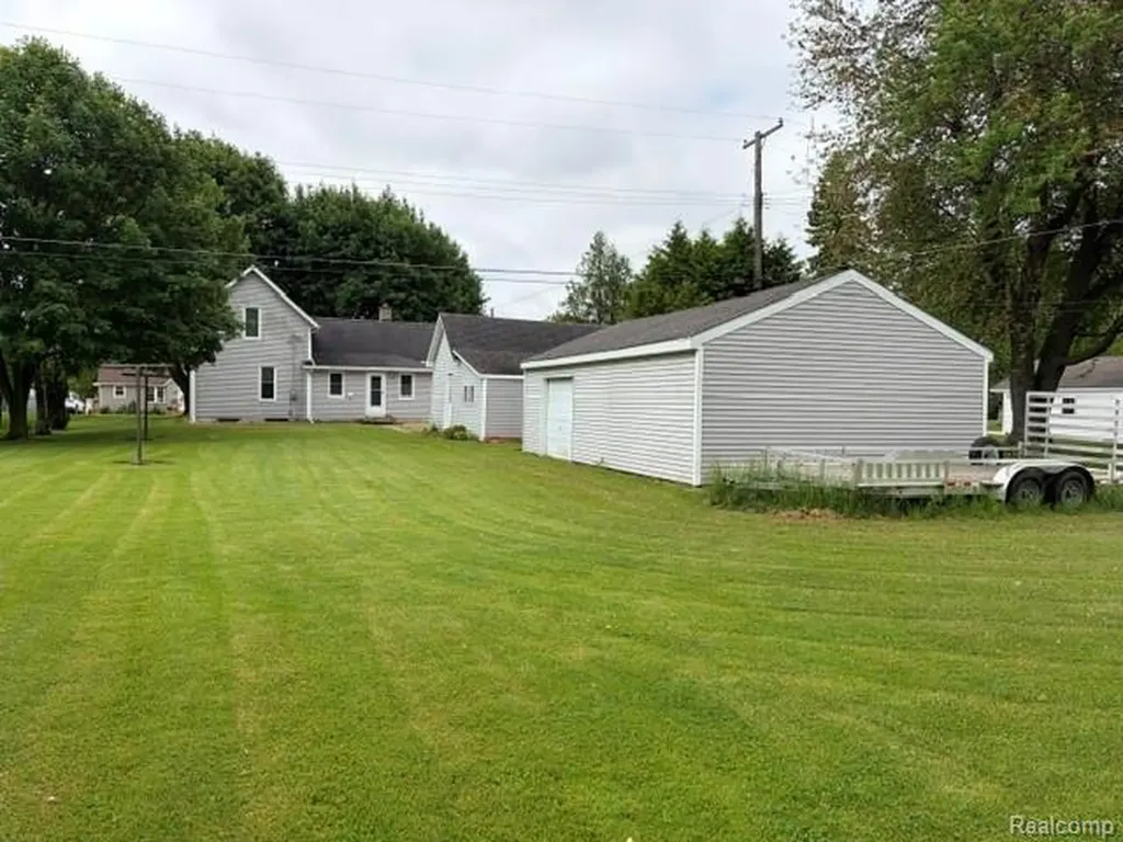 431 Lytle Avenue Harbor Beach City MI 48441
