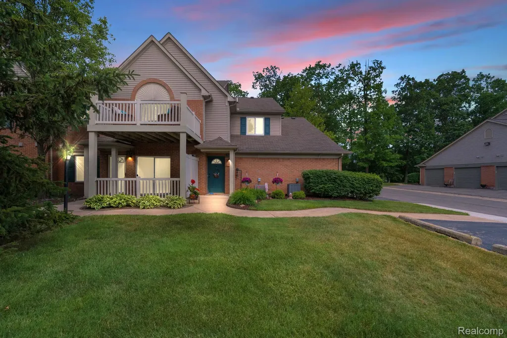 310 Marigold Circle Westland City MI 48185