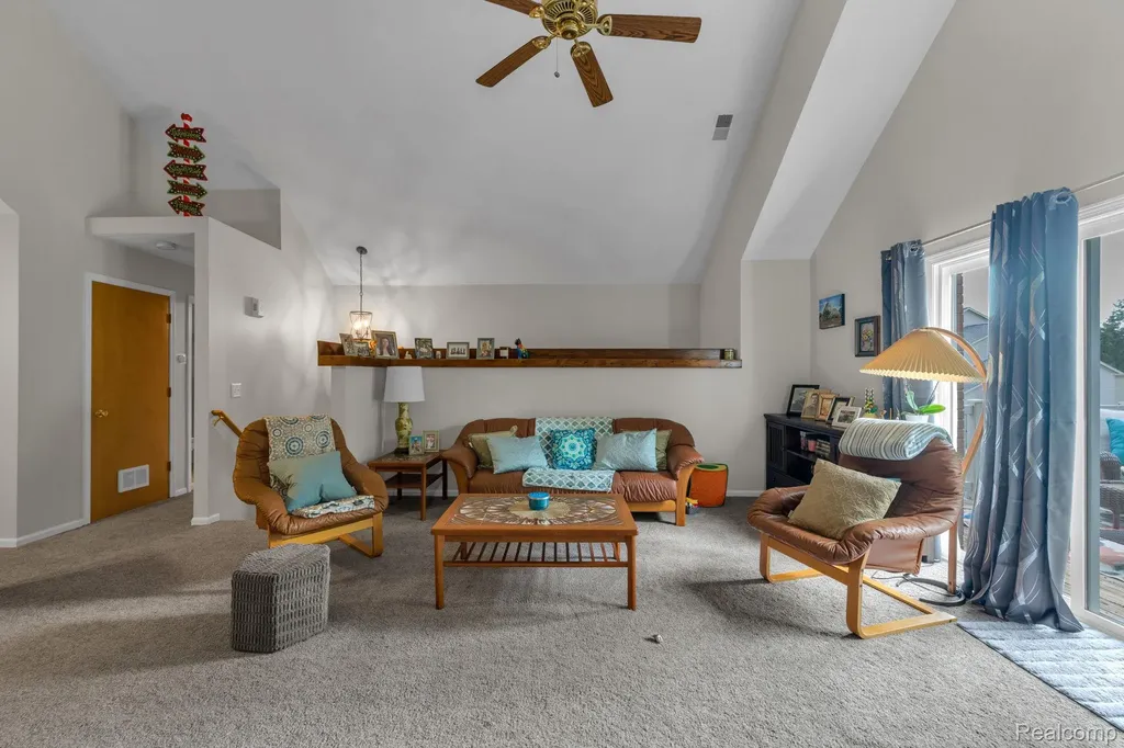310 Marigold Circle Westland City MI 48185