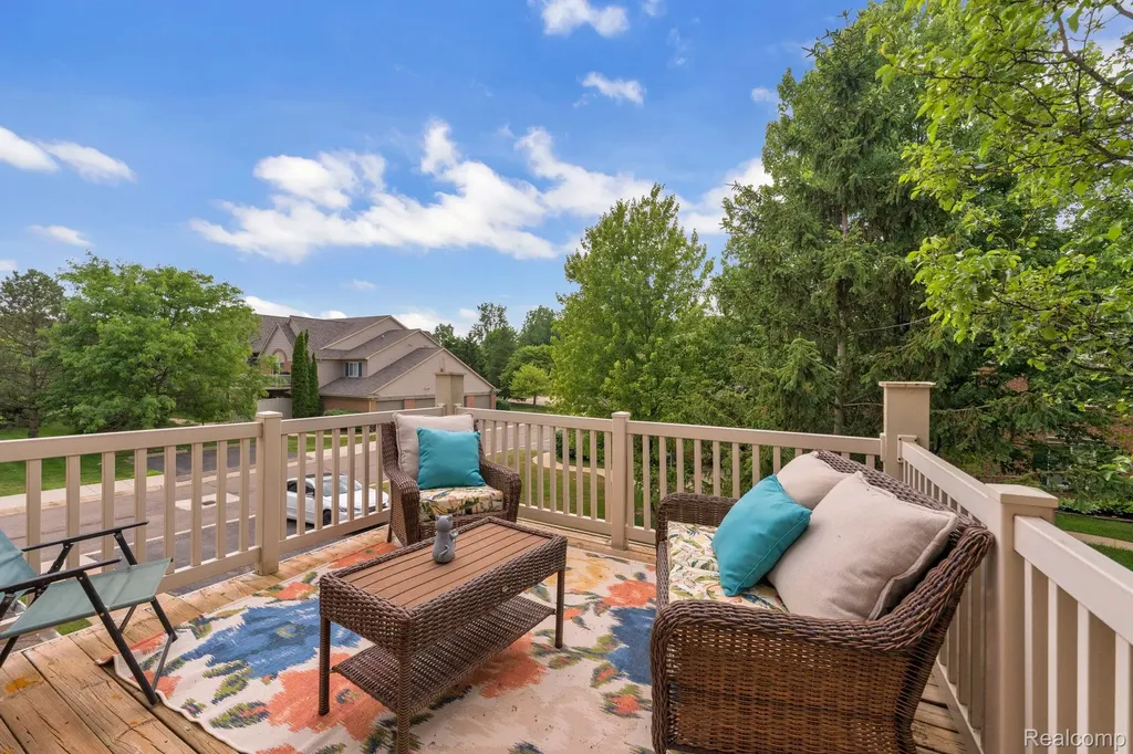 310 Marigold Circle Westland City MI 48185