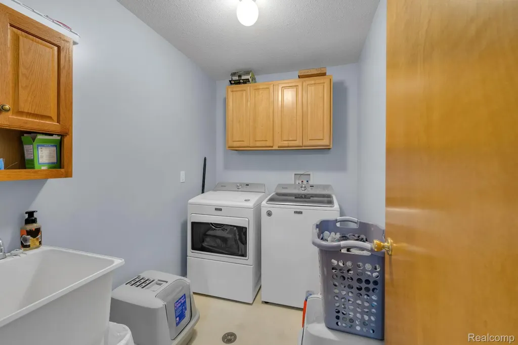 310 Marigold Circle Westland City MI 48185