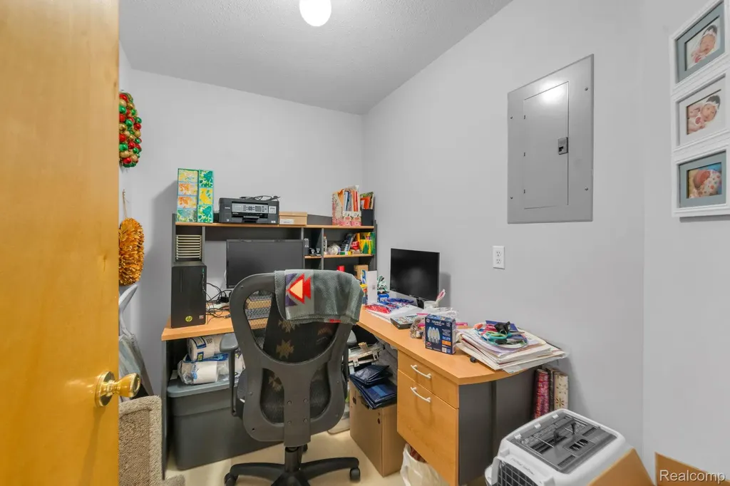 310 Marigold Circle Westland City MI 48185