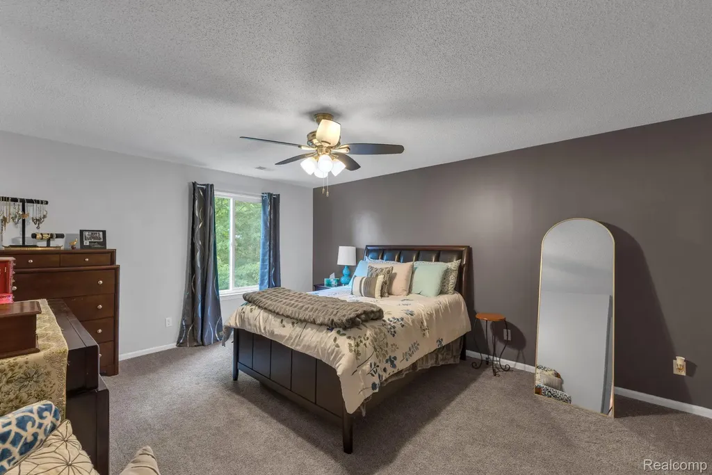 310 Marigold Circle Westland City MI 48185