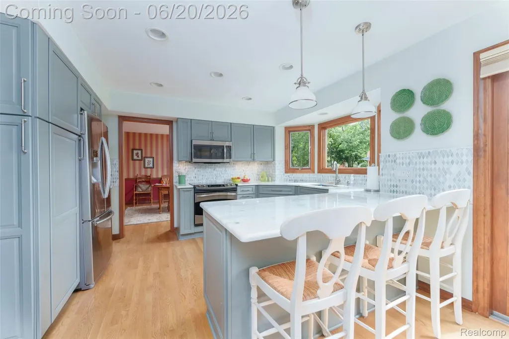 20216 Ellen Drive Livonia City MI 48152