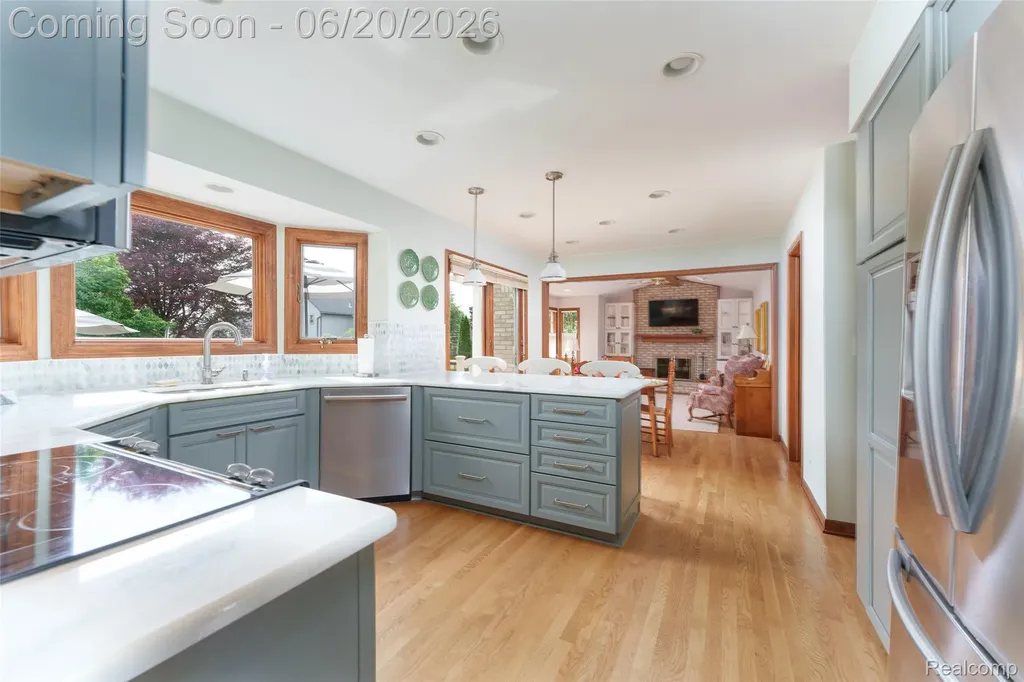 20216 Ellen Drive Livonia City MI 48152
