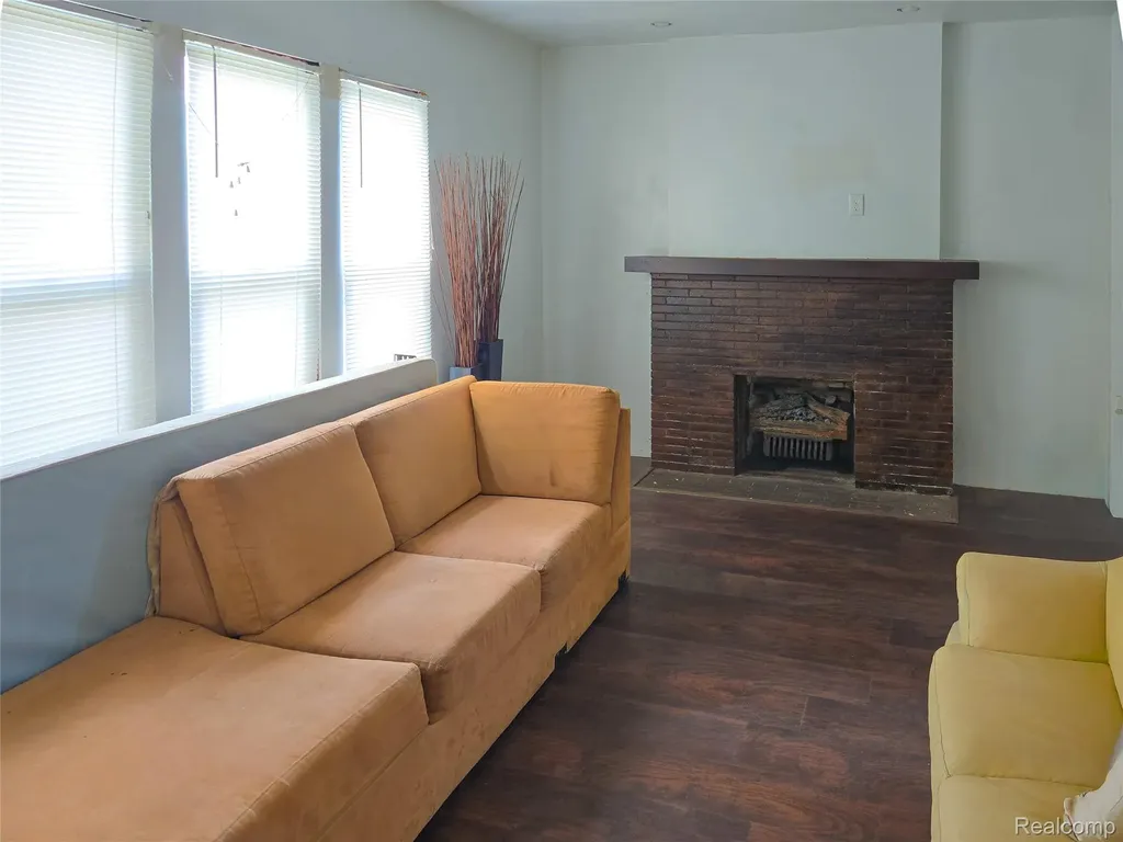199 Massachusetts Street Highland Park City MI 48203