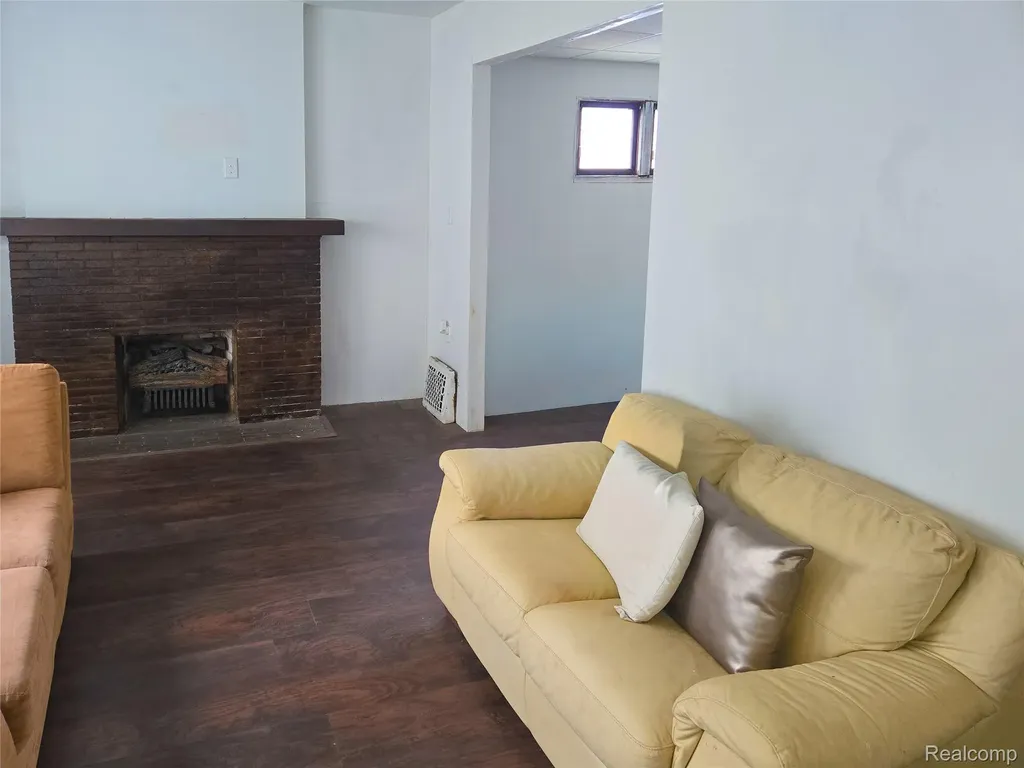 199 Massachusetts Street Highland Park City MI 48203