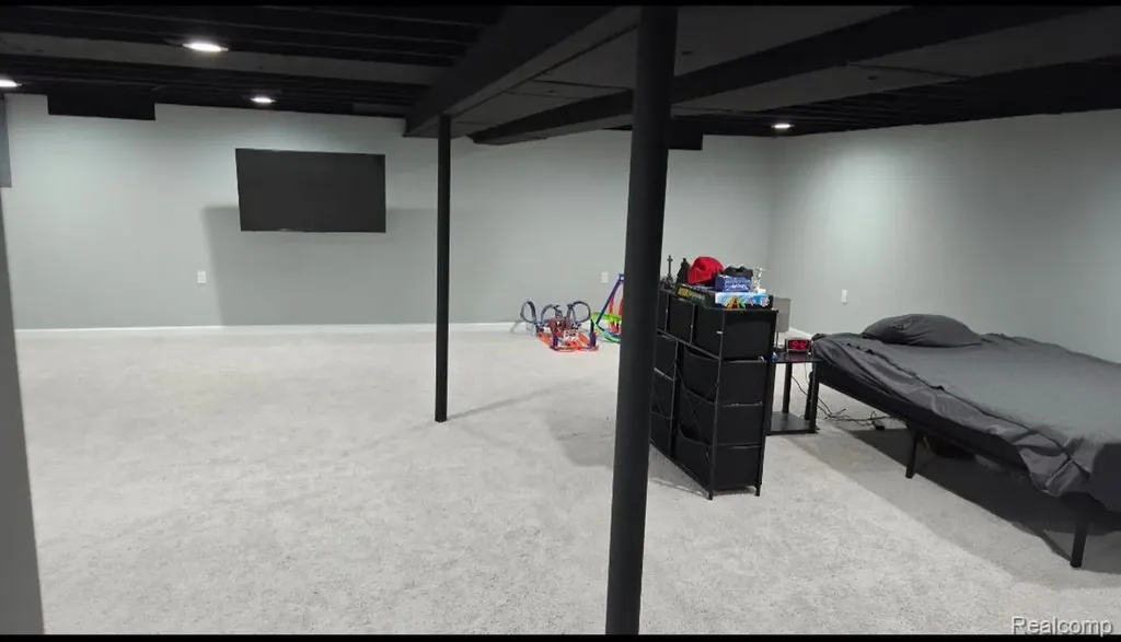 417 Shana Drive Canton Charter Township MI 48187