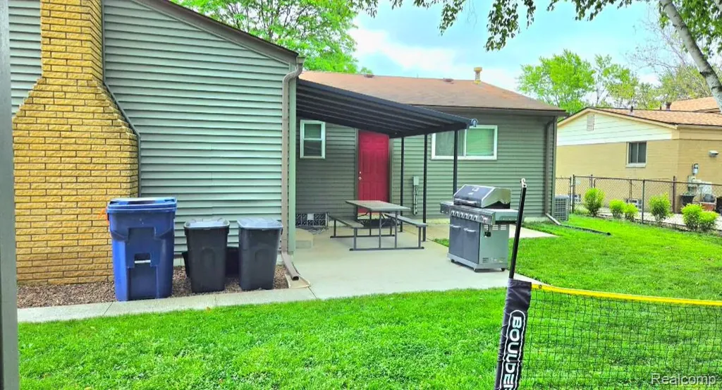 417 Shana Drive Canton Charter Township MI 48187