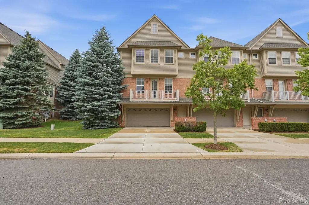 56669 Sunset Drive Shelby Charter Township MI 48316