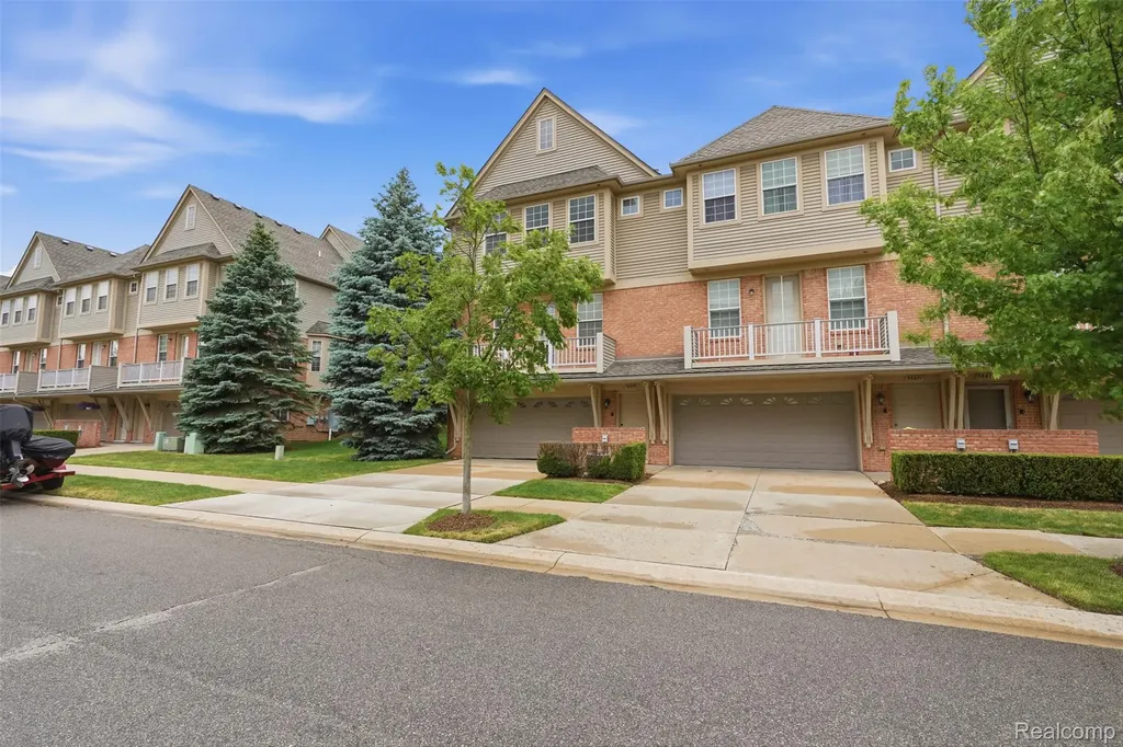 56669 Sunset Drive Shelby Charter Township MI 48316