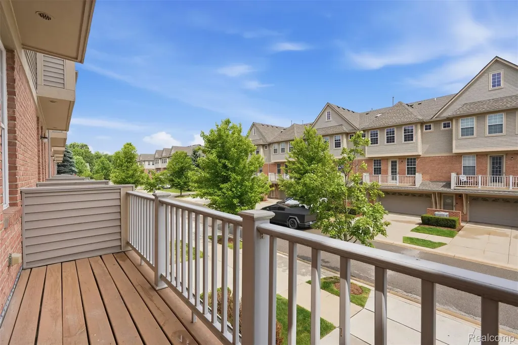 56669 Sunset Drive Shelby Charter Township MI 48316