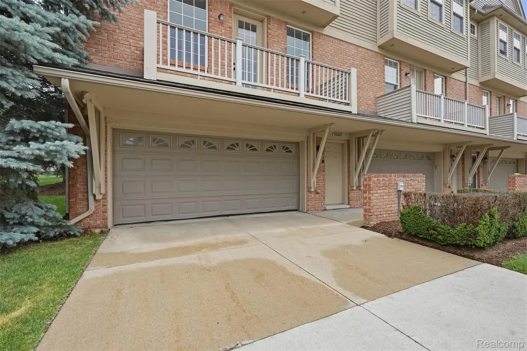 56669 Sunset Drive Shelby Charter Township MI 48316
