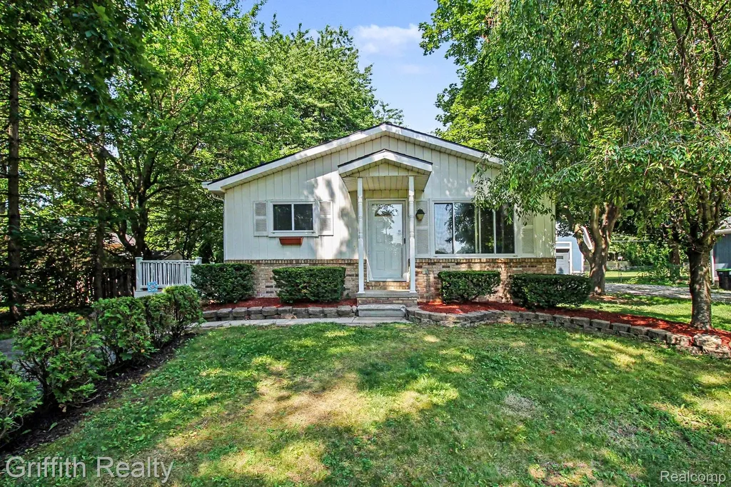 Brighton Township MI, 5096 Walker Drive