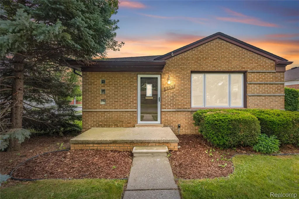 8758 Huron Street Taylor City MI 48180