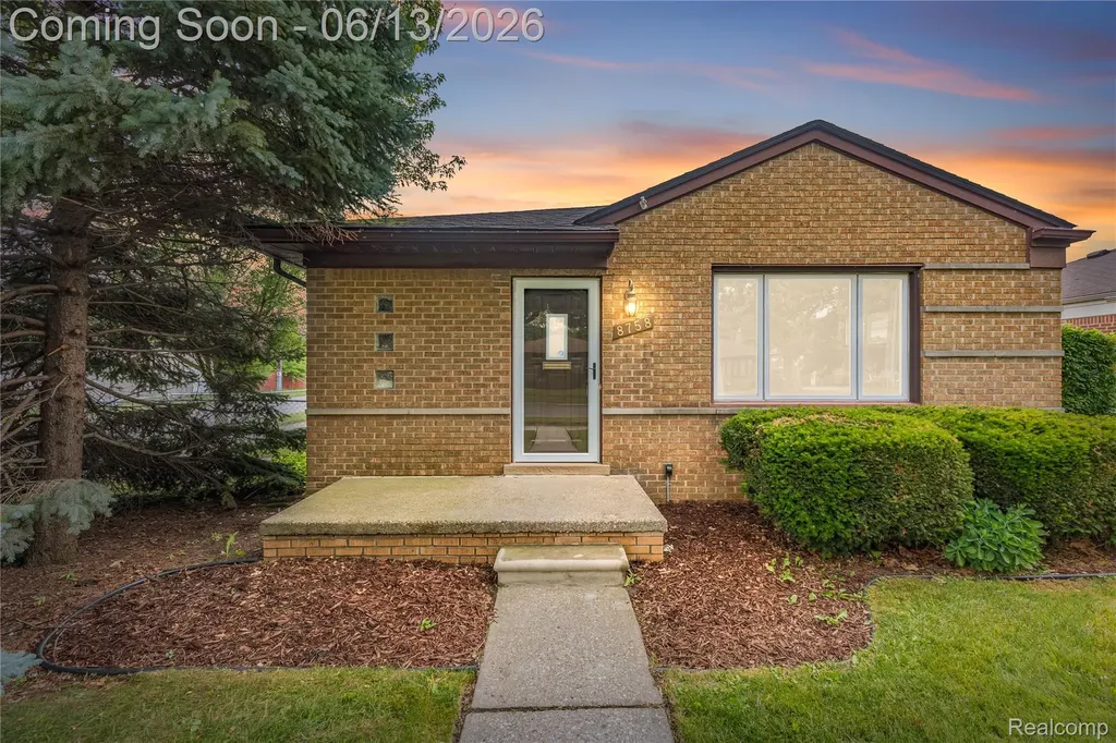 8758 Huron Street Taylor City MI 48180