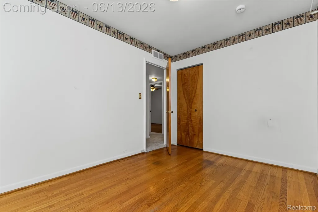 8758 Huron Street Taylor City MI 48180