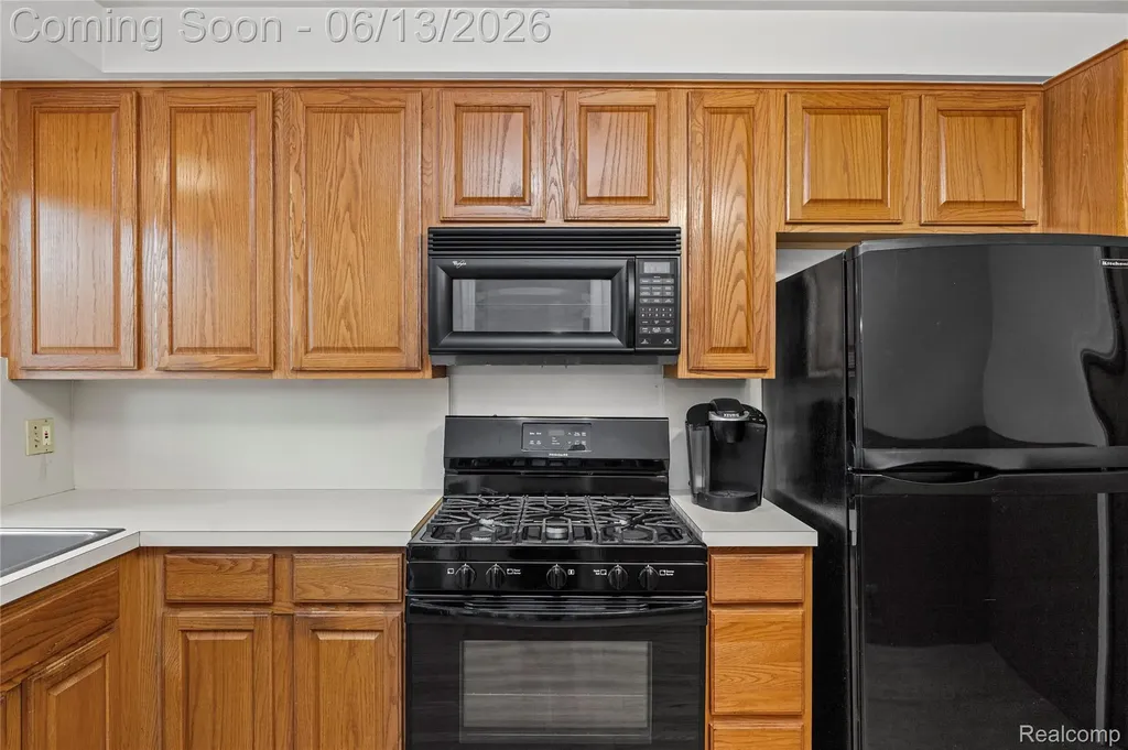 8758 Huron Street Taylor City MI 48180