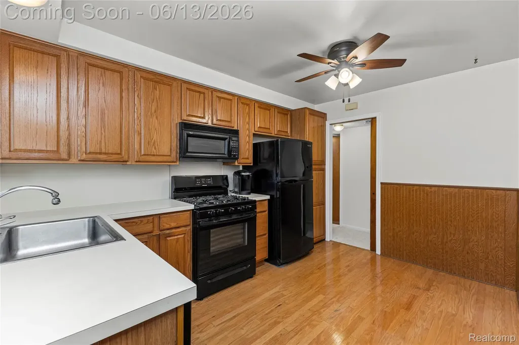 8758 Huron Street Taylor City MI 48180