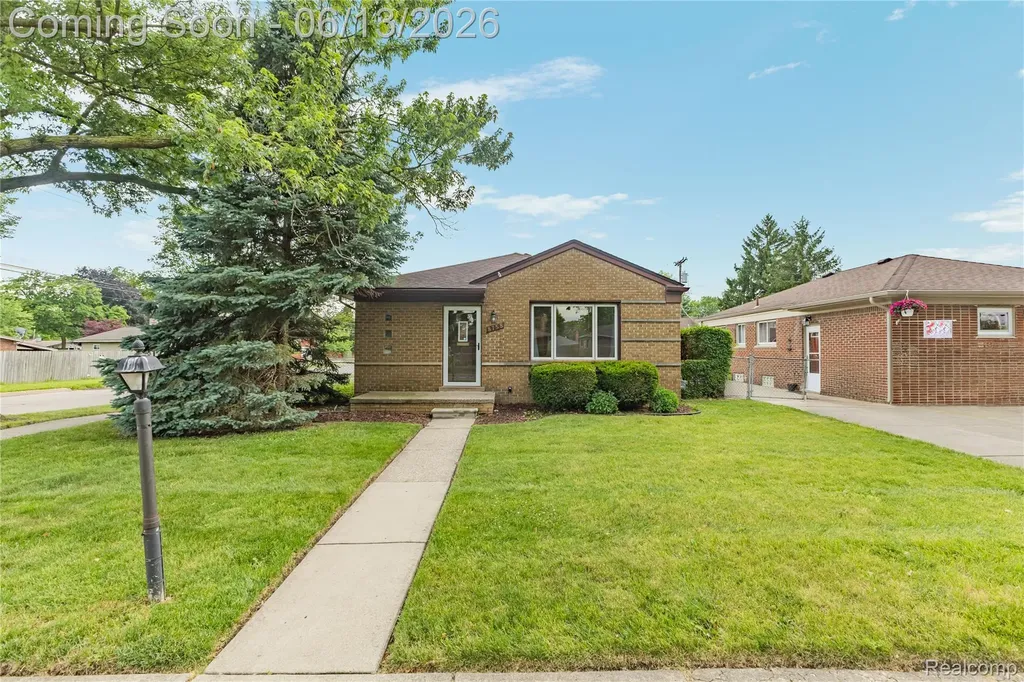 8758 Huron Street Taylor City MI 48180