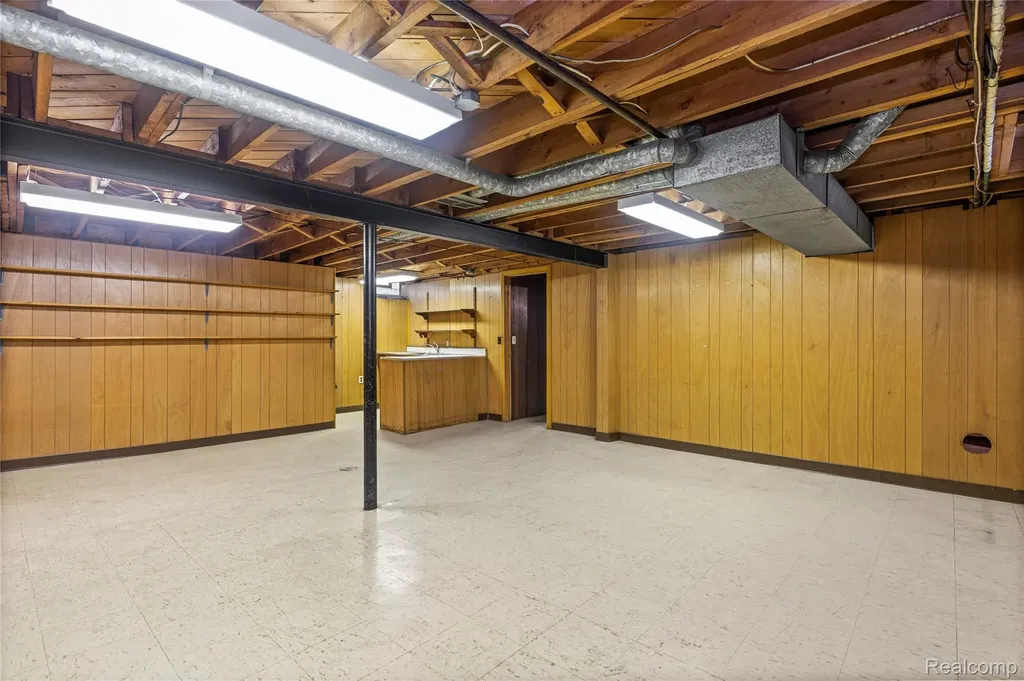 8758 Huron Street Taylor City MI 48180