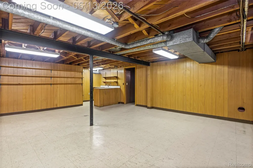 8758 Huron Street Taylor City MI 48180