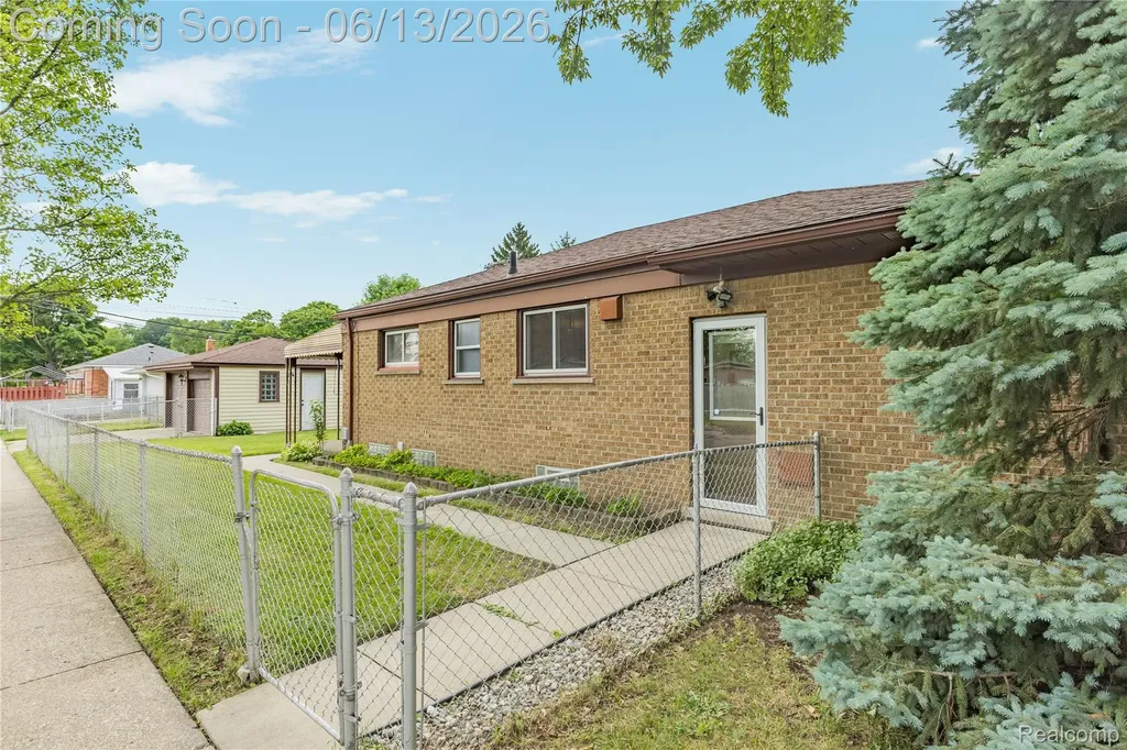 8758 Huron Street Taylor City MI 48180