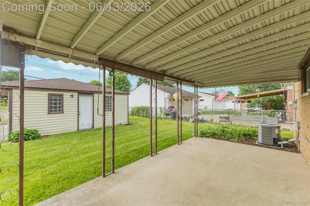8758 Huron Street Taylor City MI 48180