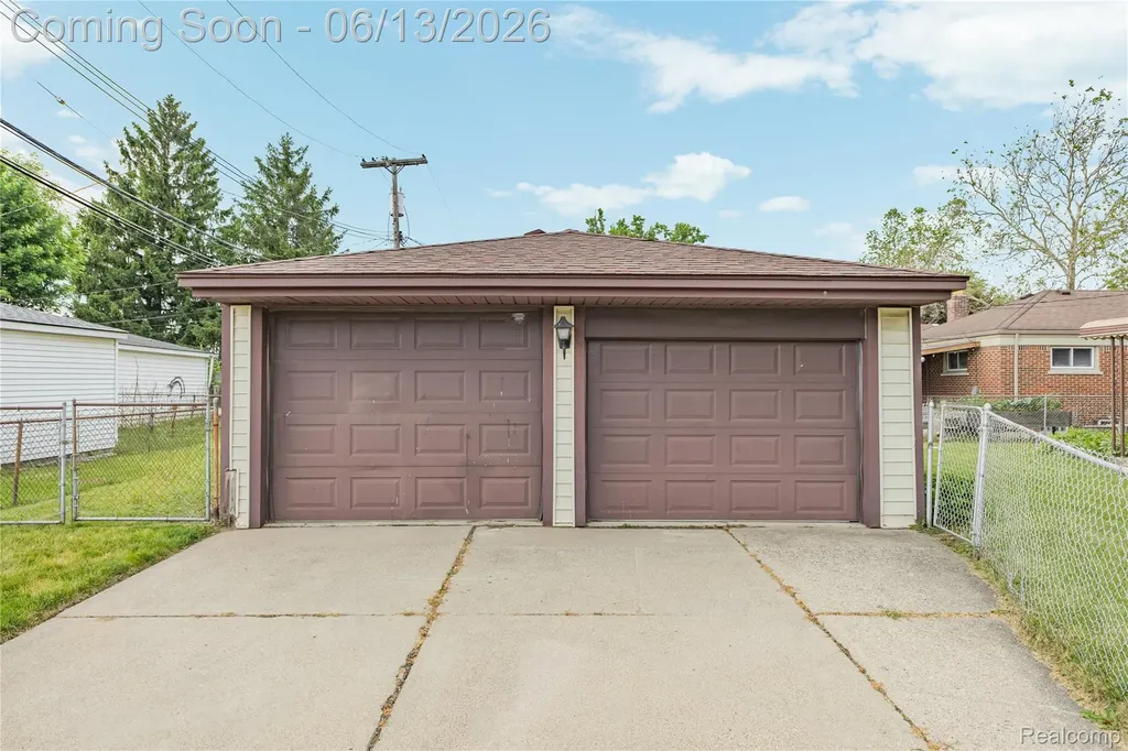 8758 Huron Street Taylor City MI 48180