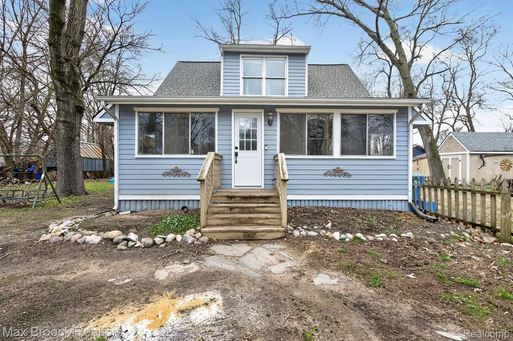 9024 Mandon Road White Lake Charter Township MI 48386