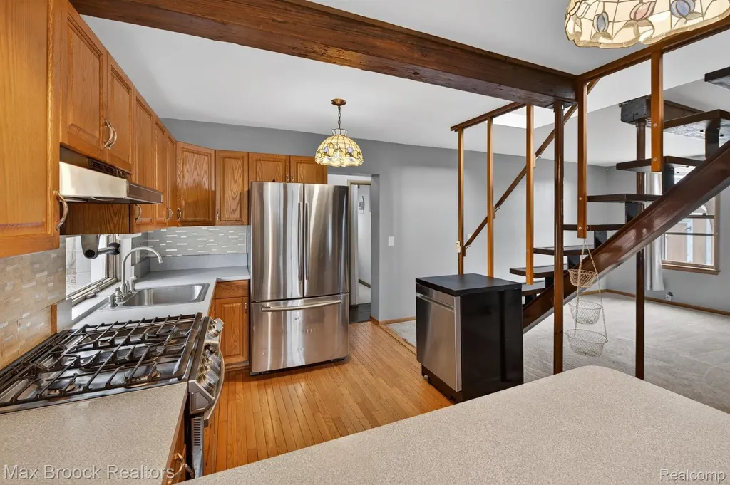 9024 Mandon Road White Lake Charter Township MI 48386