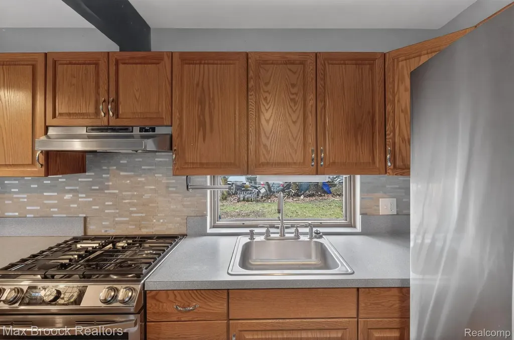 9024 Mandon Road White Lake Charter Township MI 48386