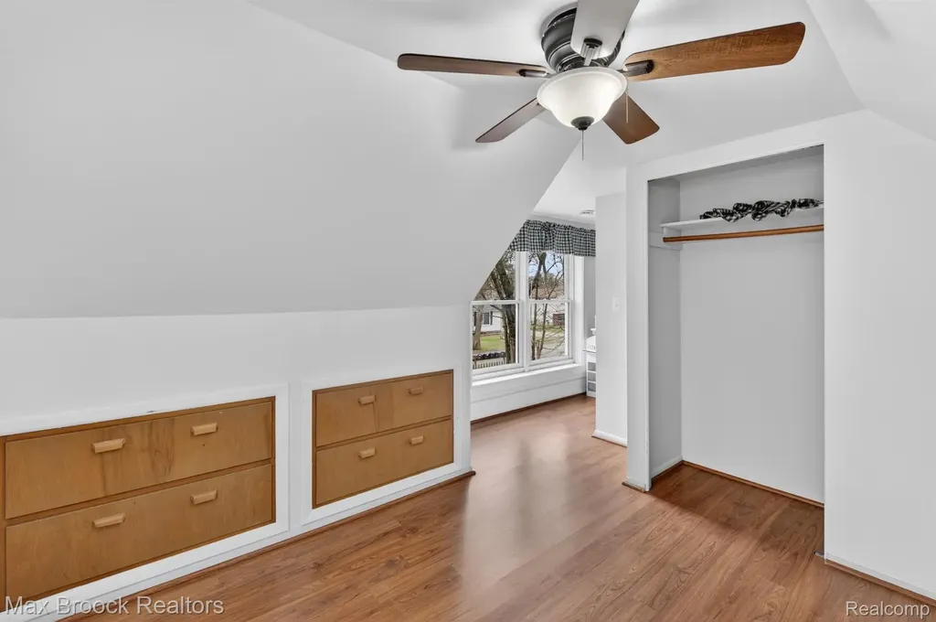 9024 Mandon Road White Lake Charter Township MI 48386
