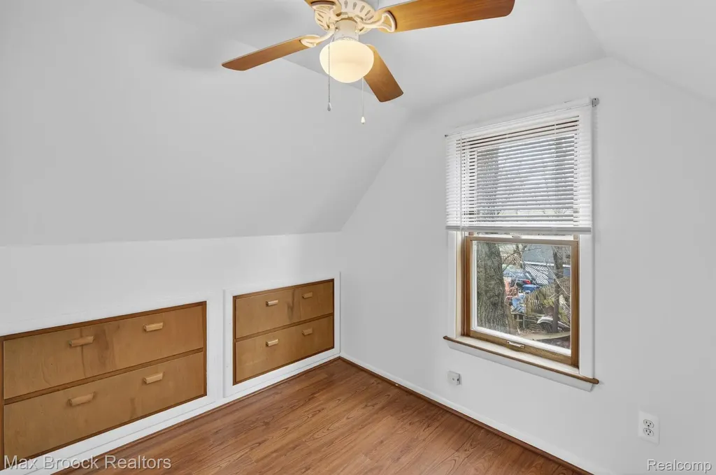 9024 Mandon Road White Lake Charter Township MI 48386
