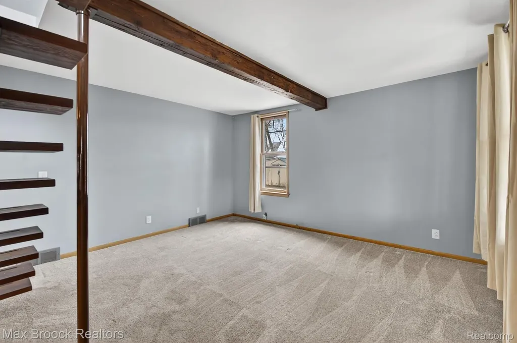 9024 Mandon Road White Lake Charter Township MI 48386
