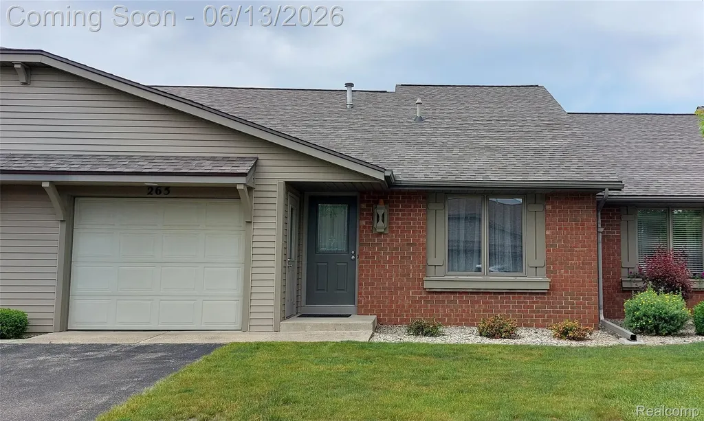 265 Interlaken Court Zeeland Charter Township MI 49464