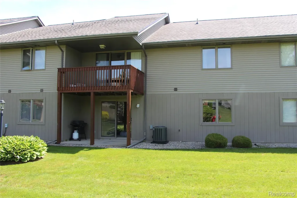 265 Interlaken Court Zeeland Charter Township MI 49464